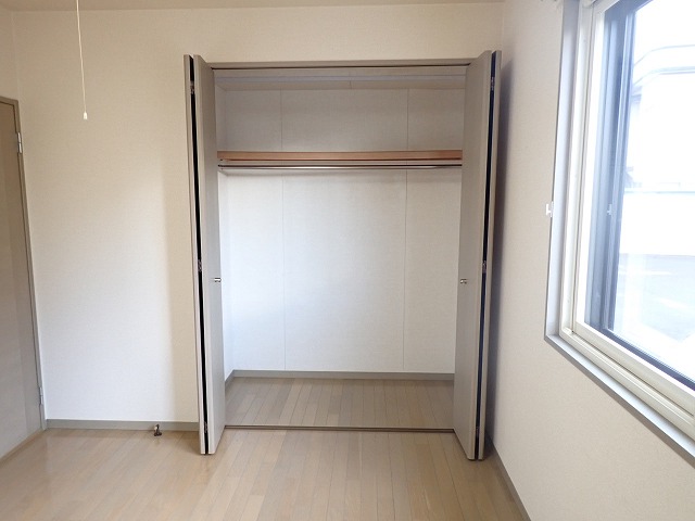 収納　洋室6帖の収納スペースです