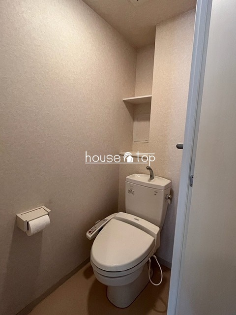 トイレ　●実際のお部屋の写真です