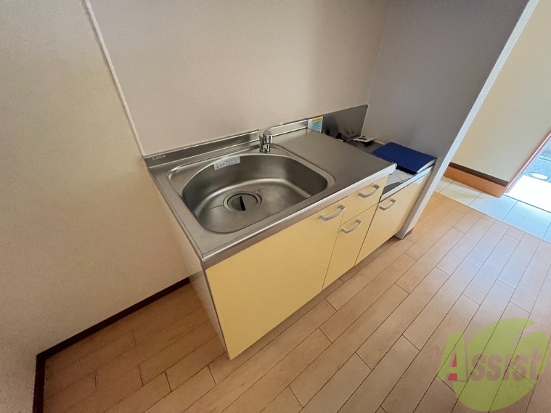 キッチン　キッチンは作業台もあり広めなので使いやすそうですね。