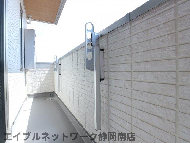 【静岡市駿河区さつき町のアパートのバルコニー】