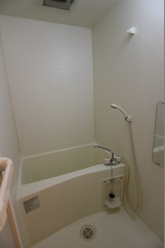 バス・シャワールーム　清潔感のある浴室