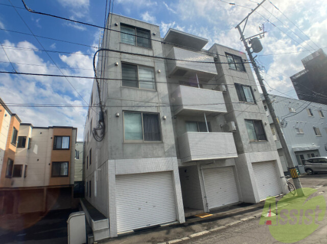 札幌市東区北十七条東のマンションの建物外観