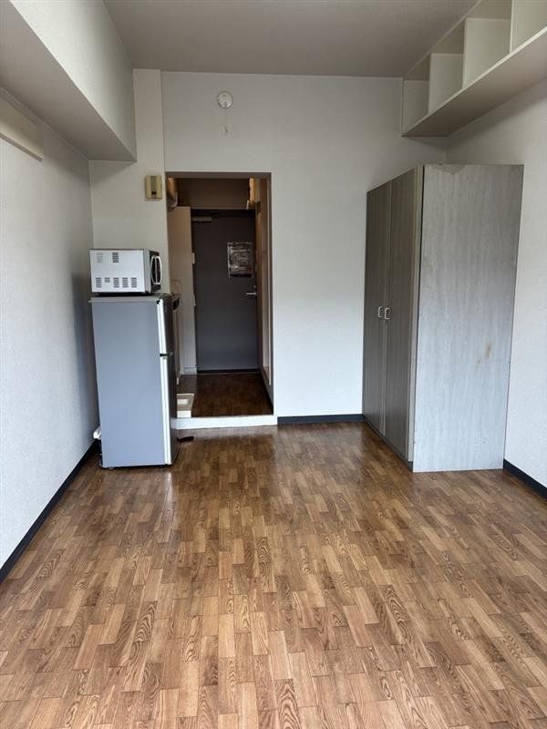 居室・リビング　タイルカーペット