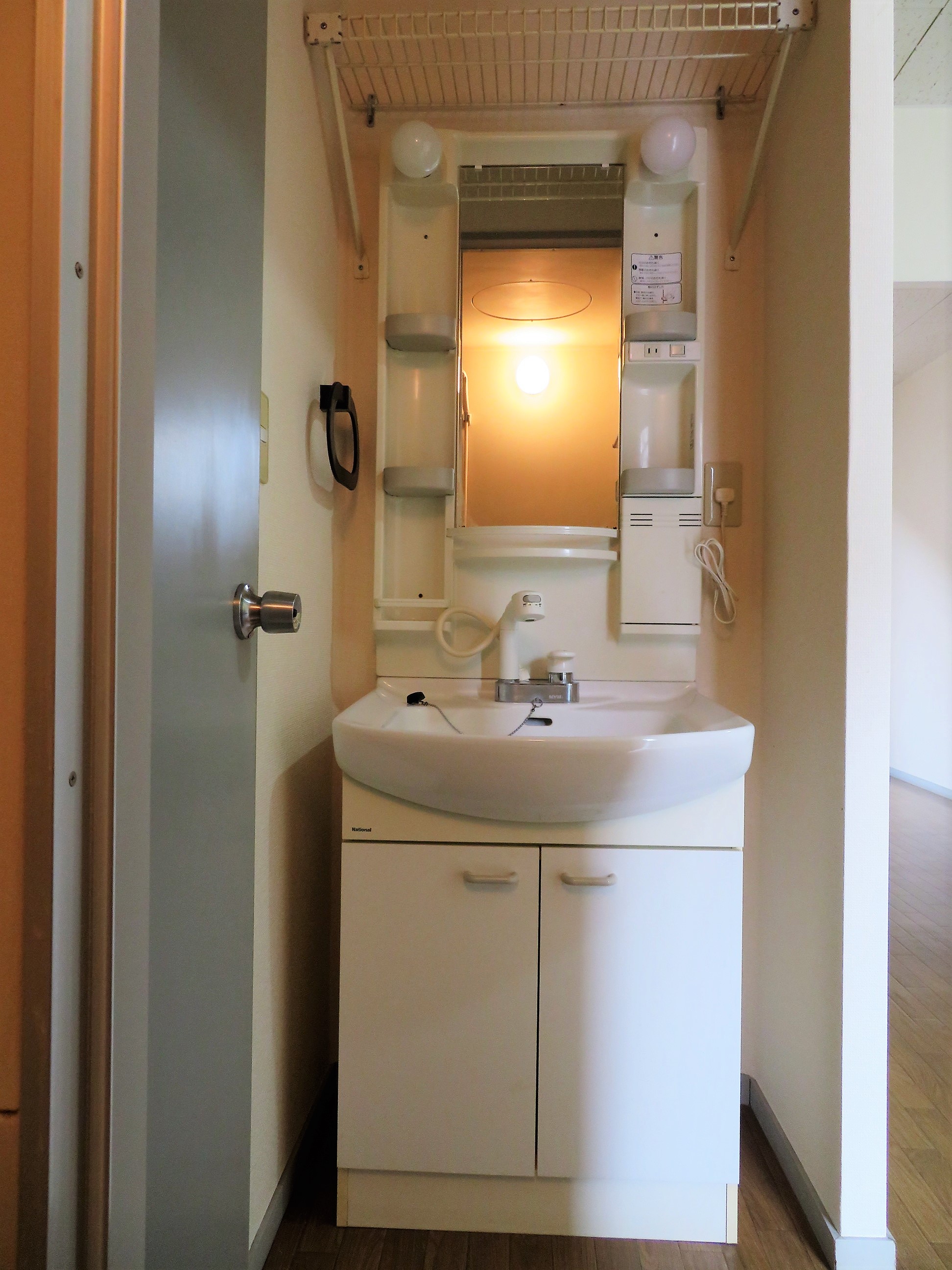 洗面設備　独立型洗面台です！