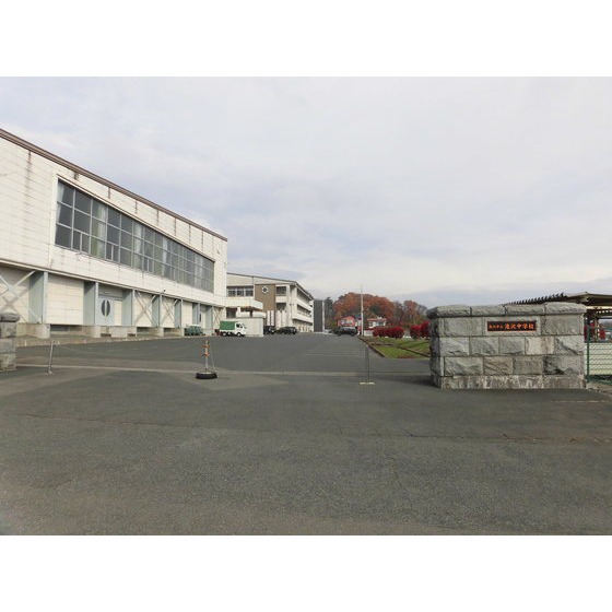 中学校　滝沢市立滝沢中学校（中学校）まで3485m