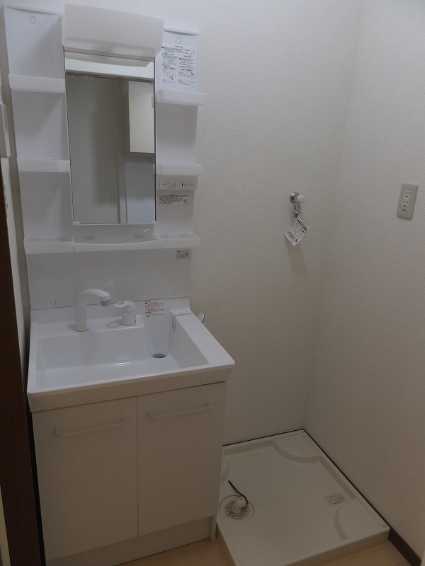 洗面設備　独立洗面台付き！毎朝の身支度も快適！