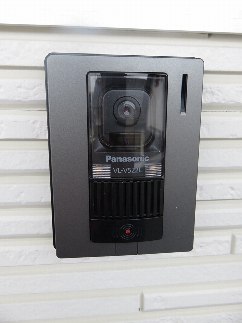 その他設備　モニター付きインターホンで訪問者を確認できます。