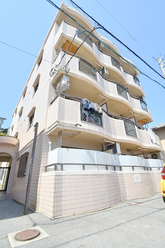 広島市西区新庄町のマンションの建物外観