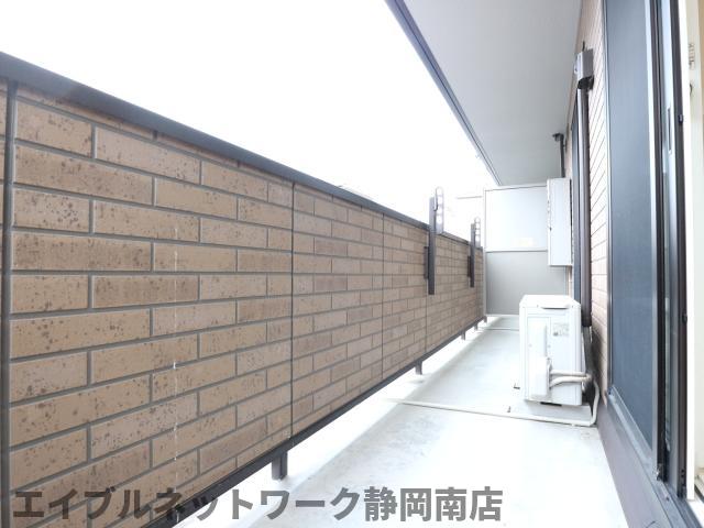 バルコニー　陽当たり良好なバルコニーです