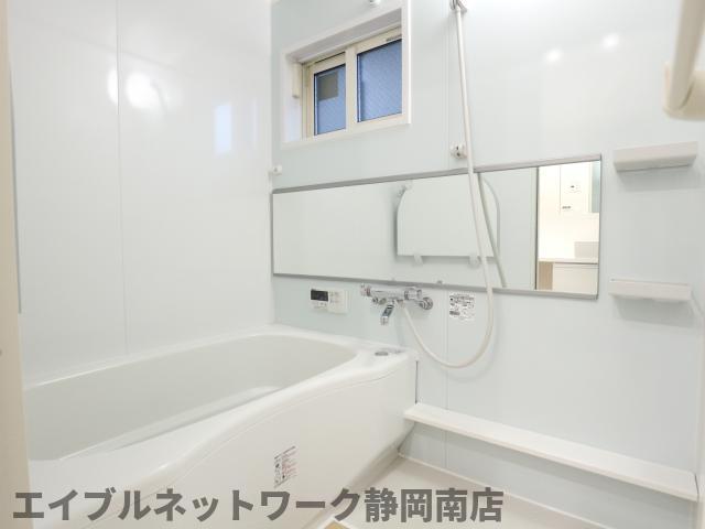 バス・シャワールーム　お風呂です