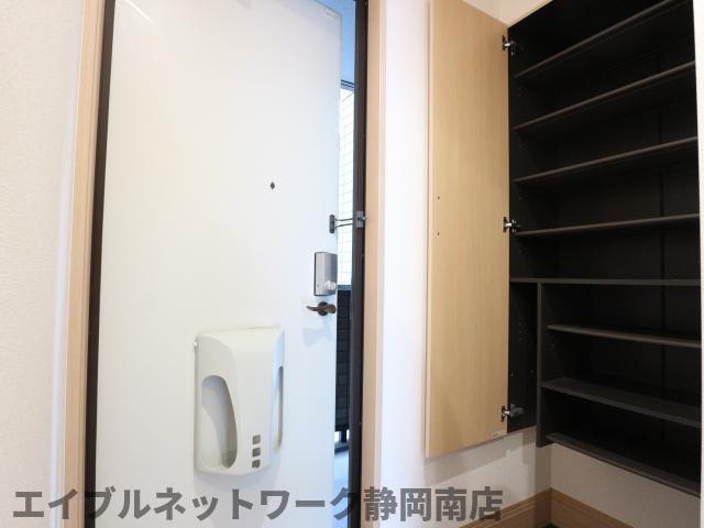 玄関　ゆったりとした玄関です