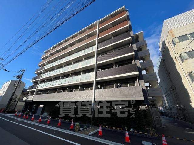 京都市南区吉祥院西定成町のマンションの建物外観