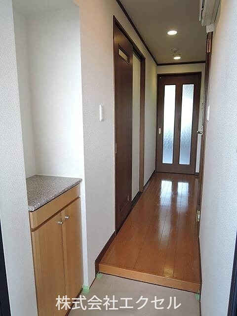 玄関　シューズBOX完備の玄関です。