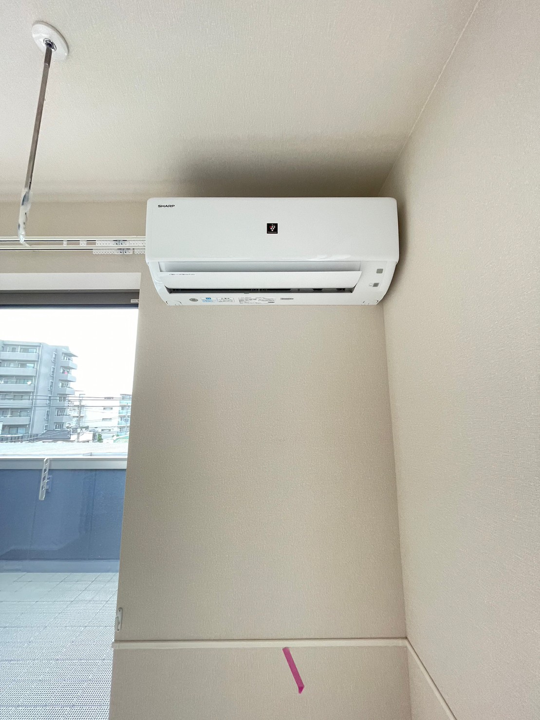 その他　室内物干しとエアコン