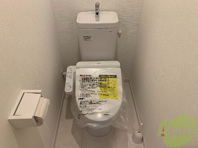 トイレ　ウォシュレットが付いているキレイなお手洗いです。