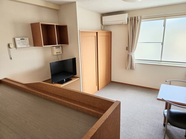 居室・リビング　※同タイプ部屋の写真です。