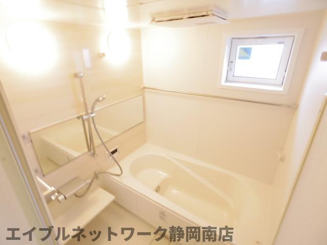 バス・シャワールーム　きれいなお風呂です