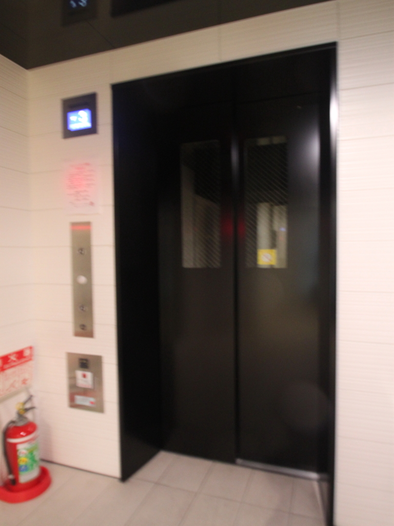 ＪＲ山手線 神田駅 徒歩4分 9階建 築15年の外観写真