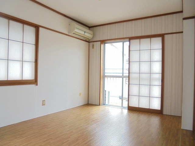 居室・リビング　※写真は別部屋のものです。（参考）