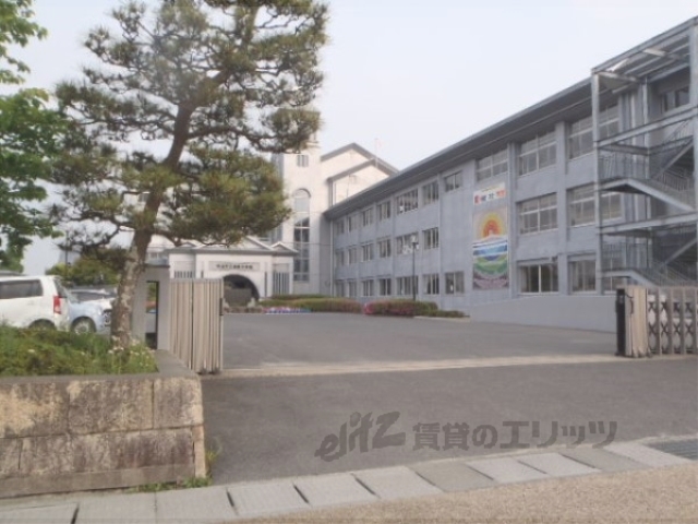 【レオパレス淡海の小学校】