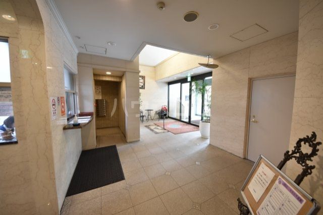 【大阪市西区南堀江のマンションのロビー】