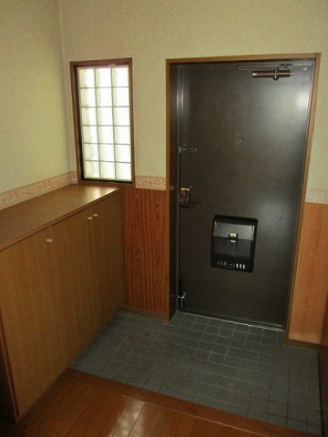 玄関　別部屋写真