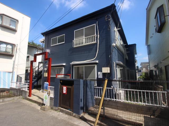 流山市松ケ丘のアパートの建物外観