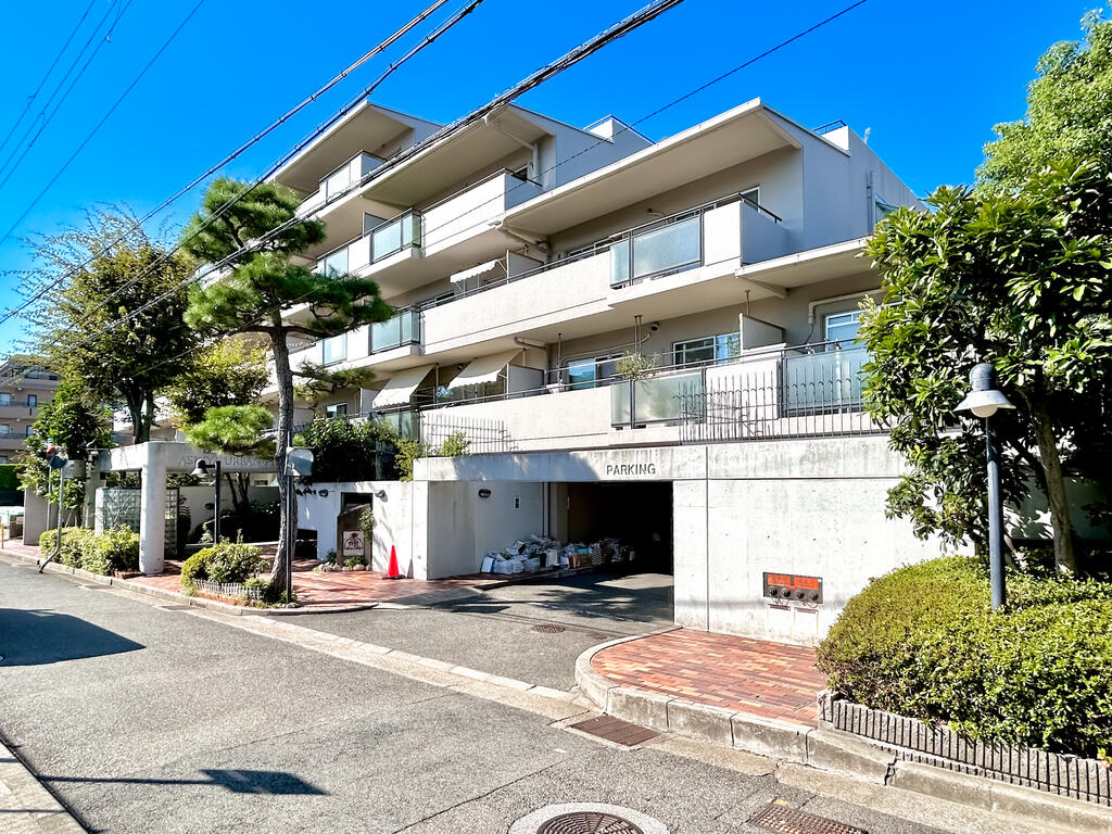 カネボウ芦屋アーバンプラザの建物外観