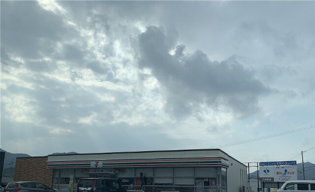 コンビニ　セブンイレブン三豊詫間町店（コンビニ）まで1127m