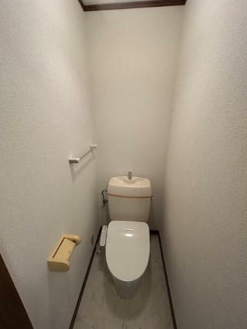 トイレ　温水洗浄便座