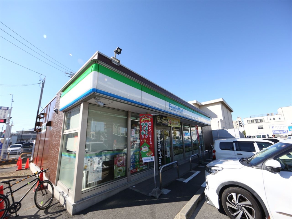 コンビニ　ファミリーマート 笠寺駅前店（コンビニ）まで130m
