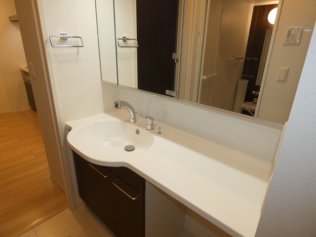 洗面設備　ホテル仕様の洗面台