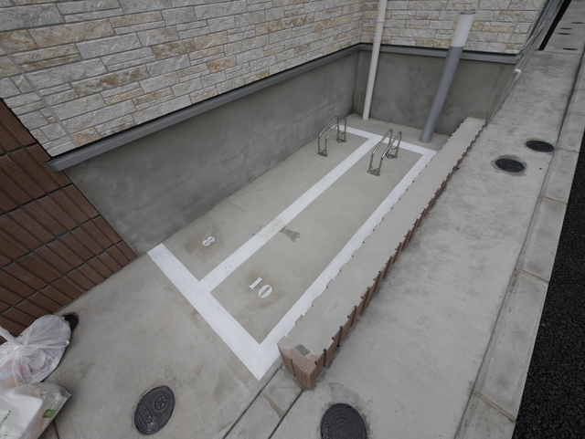 その他共有部分　★敷地内に屋根付の駐輪場がございます★