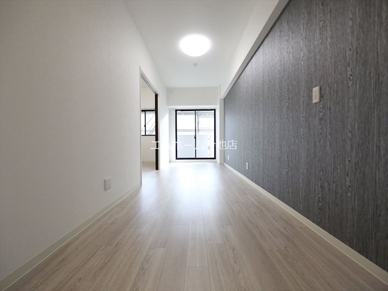 バルコニー　LDK11.98帖　エアコン付　バルコニーに面しています