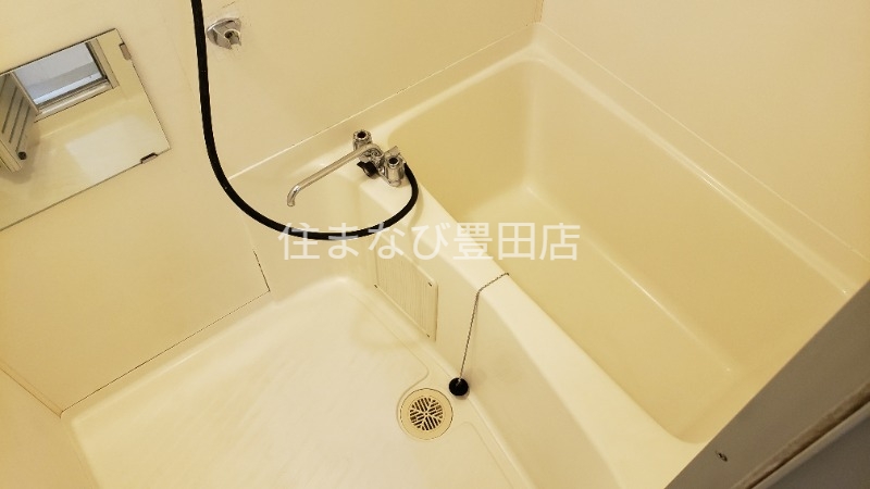 バス・シャワールーム　同型別部屋写真　反転