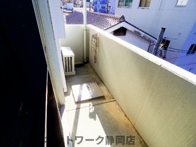 【静岡市葵区一番町のマンションのバルコニー】