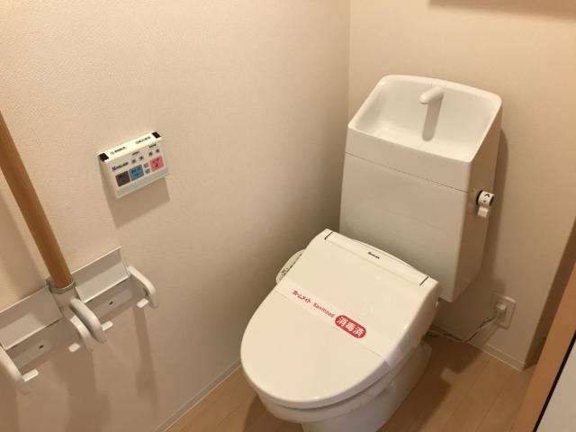 トイレ　トイレ