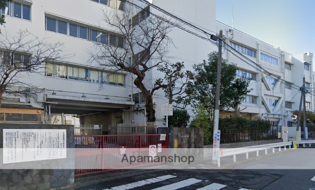 小学校　横浜市立太田小学校（小学校）まで559m