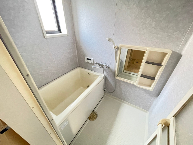 バス・シャワールーム　追い焚き付きお風呂