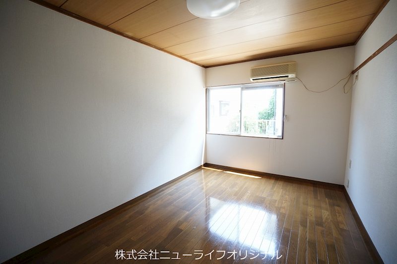 居室・リビング　南西向きの明るい居室です☆