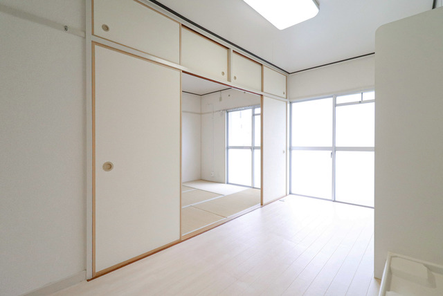 居室・リビング　ふすまを開けて広くお使いいただけます