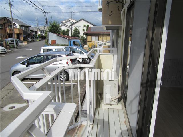 バルコニー　日当たりの良いベランダ