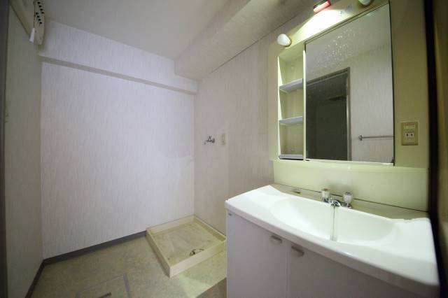 洗面設備　脱衣所です