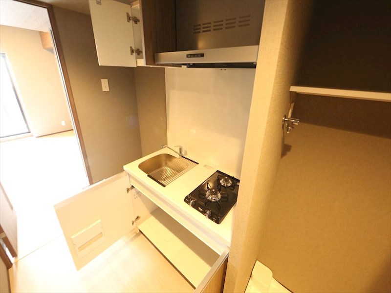 キッチン　システムキッチン（ガス2口コンロ付）