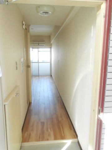 玄関　室内洗濯置場