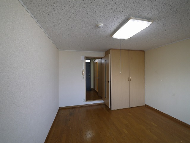 居室・リビング　コンパクトで使いやすい洋室です