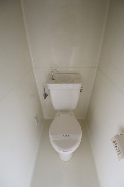 トイレ　別号室の写真です