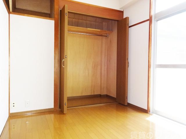 その他設備　収納付き洋室です。