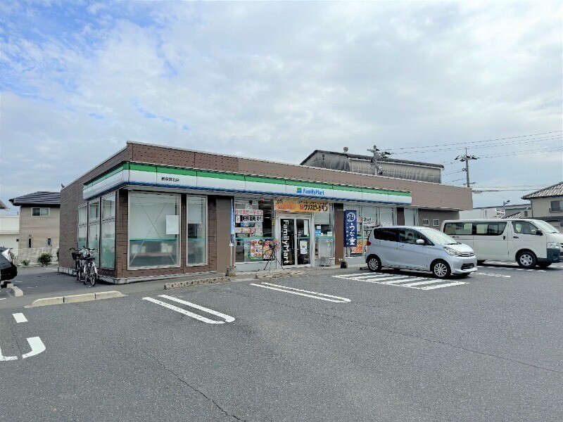 コンビニ　ファミリーマート新倉敷北店（コンビニ）まで212m
