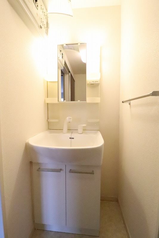 洗面設備　退去予定の為別部屋の写真使用